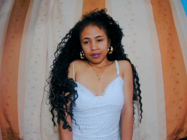 prettygirls11 live cam on BongaCams