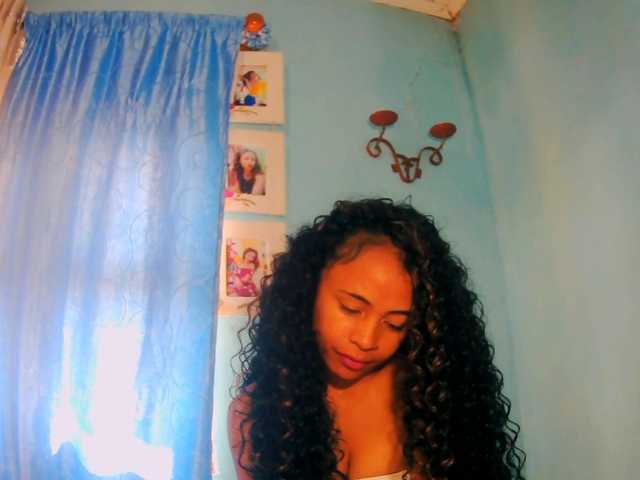 prettygirls11 live cam on BongaCams