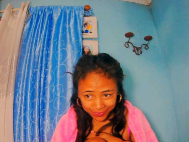prettygirls11 live cam on BongaCams