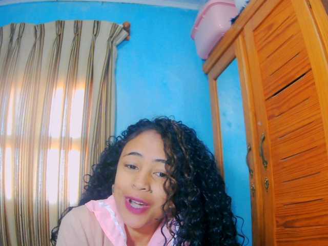 prettygirls11 live cam on BongaCams