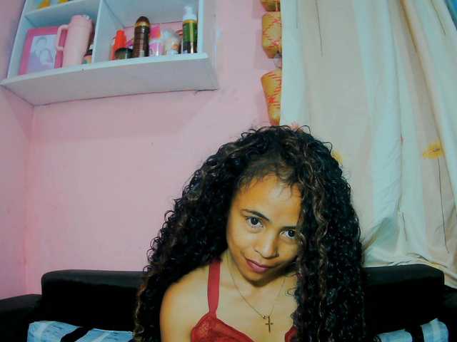 prettygirls11 live cam on BongaCams