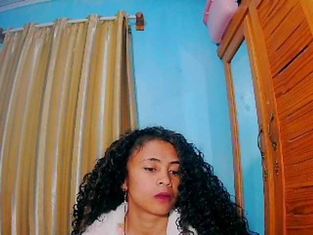 prettygirls11 live cam on BongaCams