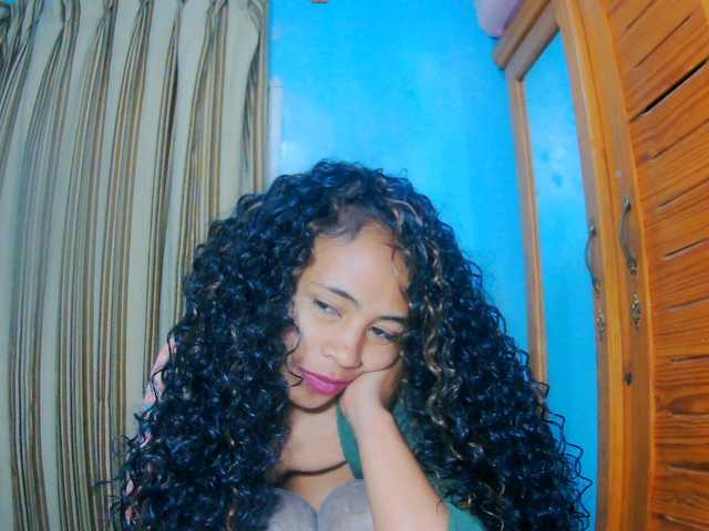 prettygirls11 live cam on BongaCams