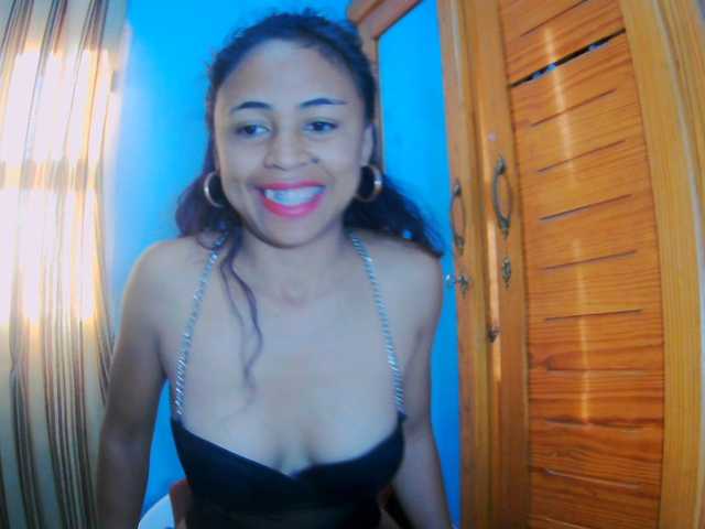 prettygirls11 live cam on BongaCams