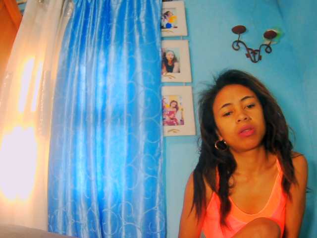 prettygirls11 live cam on BongaCams