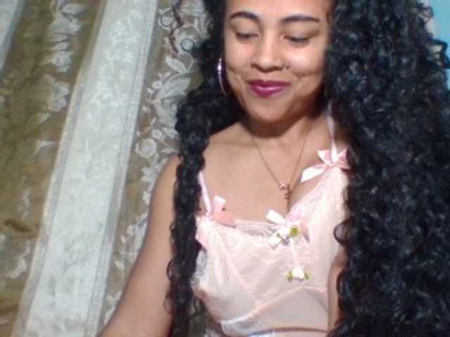 prettygirls11 live cam on BongaCams