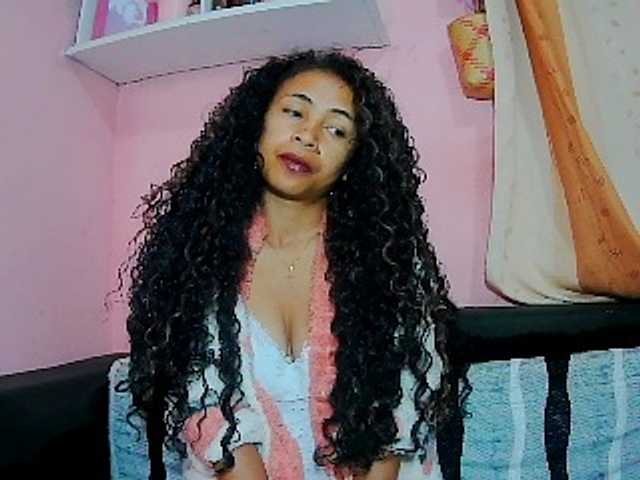 prettygirls11 live cam on BongaCams