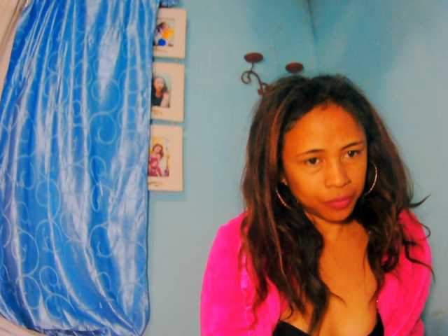prettygirls11 live cam on BongaCams