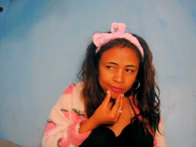 prettygirls11 live cam on BongaCams