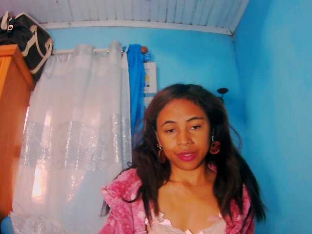 prettygirls11 live cam on BongaCams