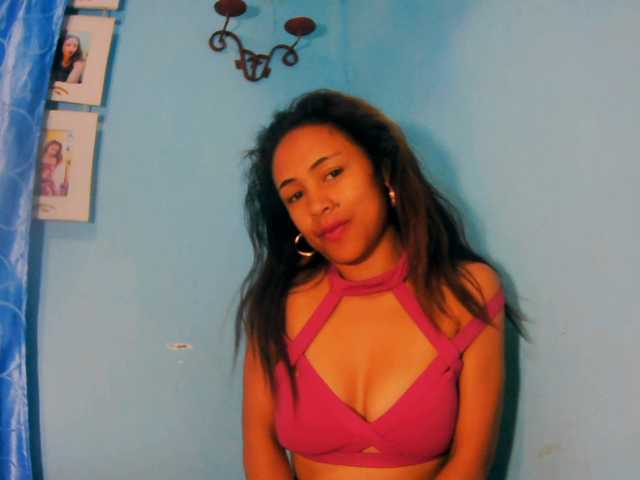 prettygirls11 live cam on BongaCams
