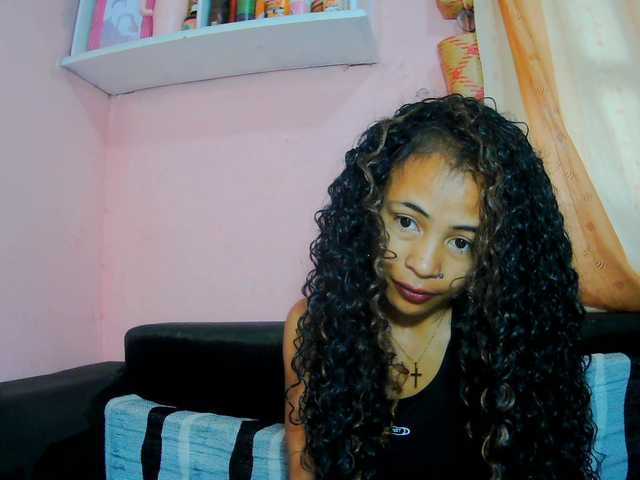 prettygirls11 live cam on BongaCams