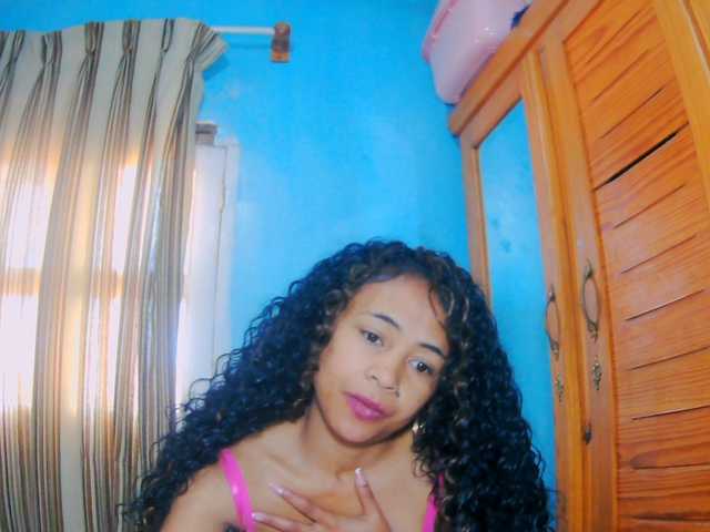 prettygirls11 live cam on BongaCams