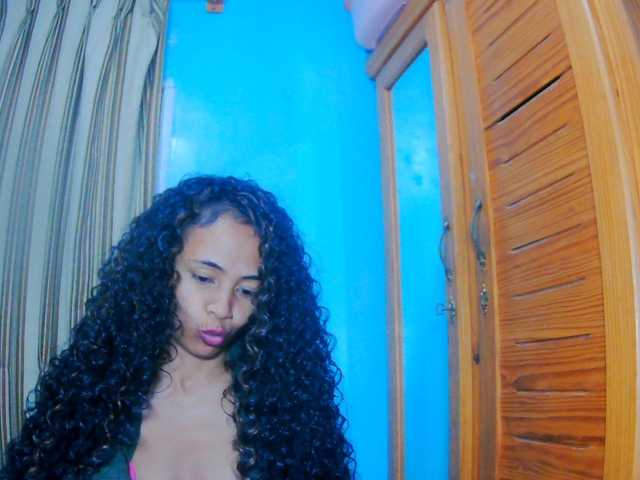 prettygirls11 live cam on BongaCams
