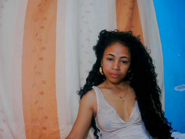 prettygirls11 live cam on BongaCams