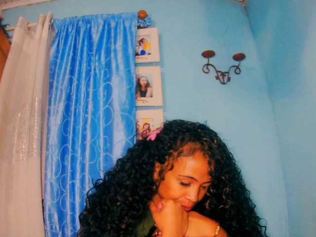 prettygirls11 live cam on BongaCams