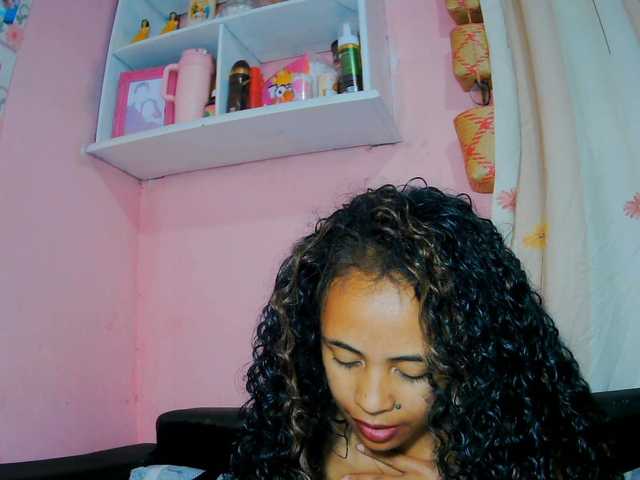prettygirls11 live cam on BongaCams