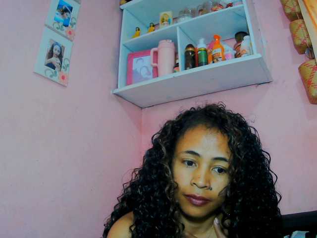 prettygirls11 live cam on BongaCams