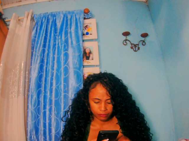 prettygirls11 live cam on BongaCams