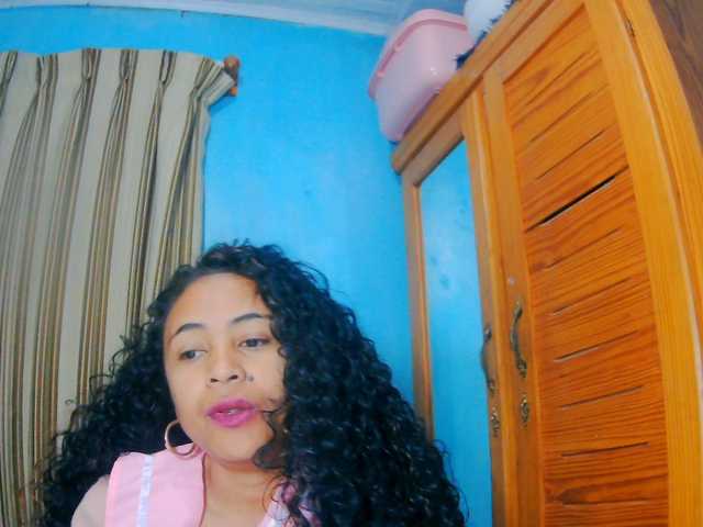 prettygirls11 live cam on BongaCams
