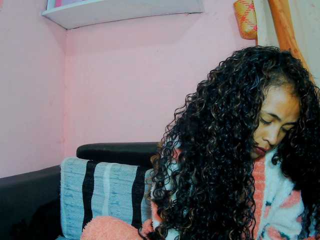 prettygirls11 live cam on BongaCams