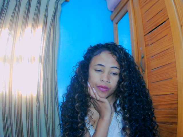 prettygirls11 live cam on BongaCams