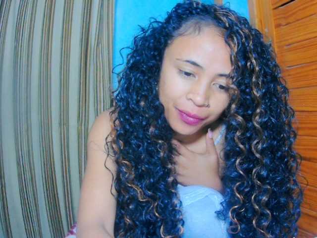 prettygirls11 live cam on BongaCams