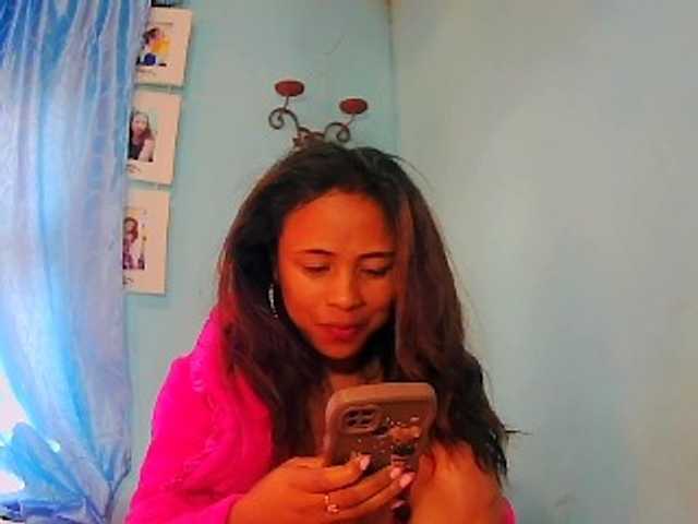 prettygirls11 live cam on BongaCams