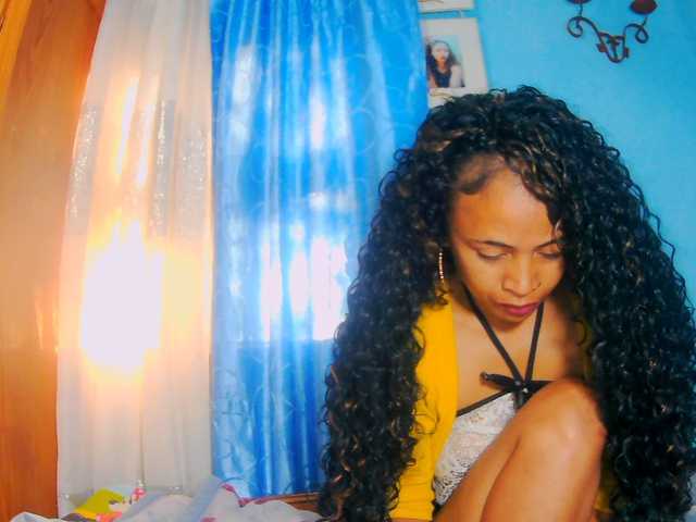 prettygirls11 live cam on BongaCams