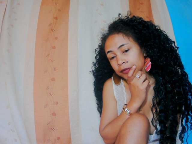 prettygirls11 live cam on BongaCams
