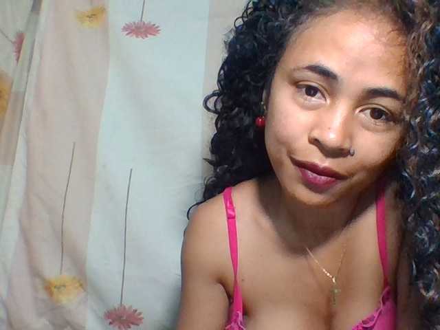 prettygirls11 live cam on BongaCams