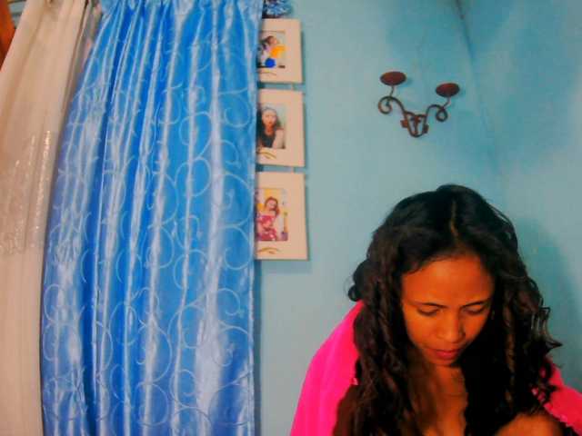 prettygirls11 live cam on BongaCams
