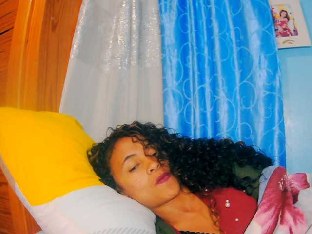 prettygirls11 live cam on BongaCams