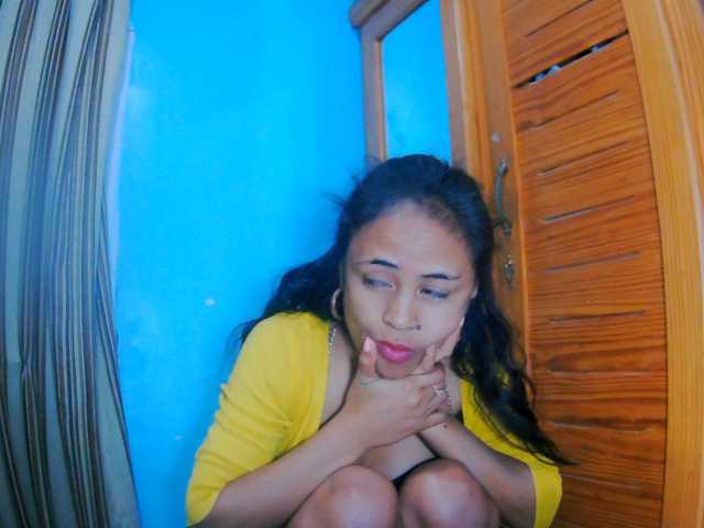 prettygirls11 live cam on BongaCams