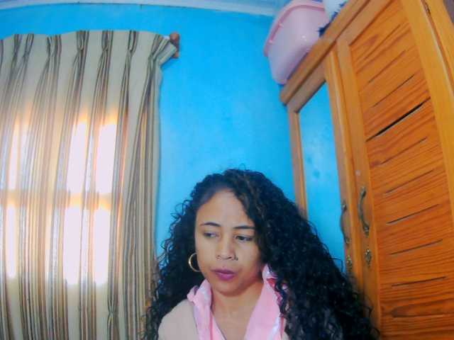 prettygirls11 live cam on BongaCams