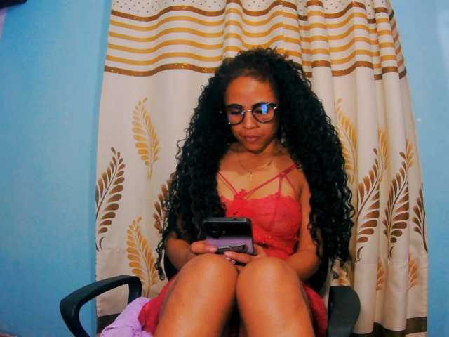 prettygirls11 live cam on BongaCams