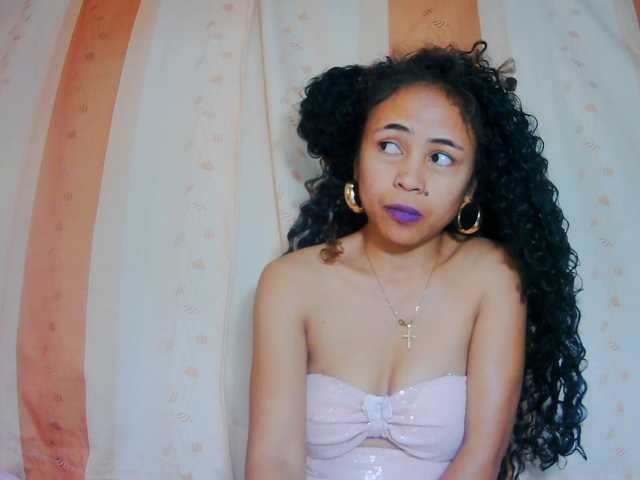 prettygirls11 live cam on BongaCams