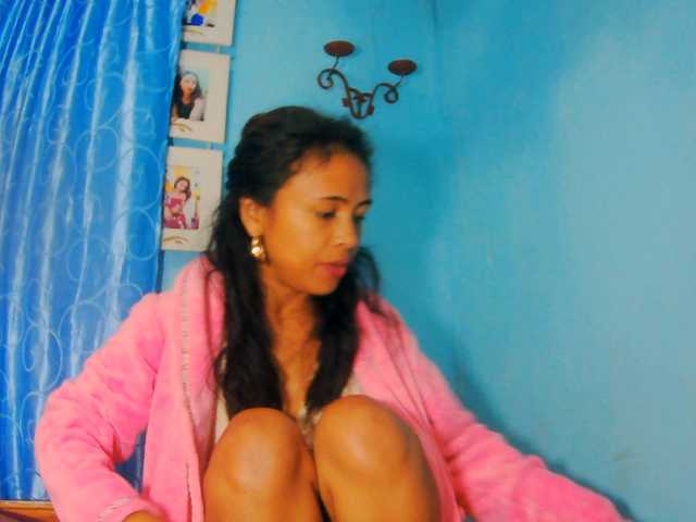 prettygirls11 live cam on BongaCams