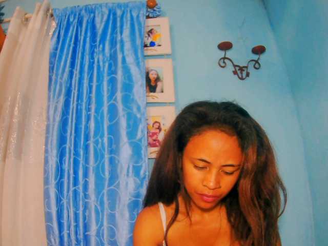 prettygirls11 live cam on BongaCams