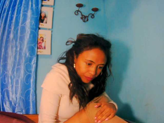 prettygirls11 live cam on BongaCams