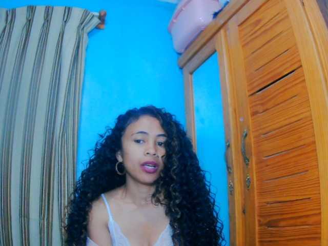 prettygirls11 live cam on BongaCams