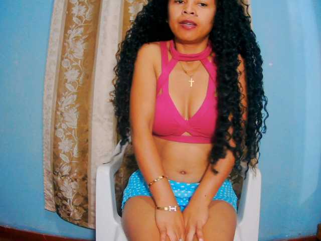 prettygirls11 live cam on BongaCams