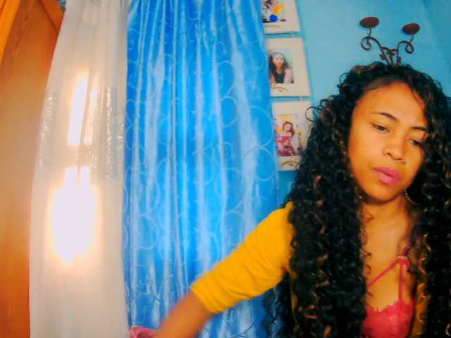 prettygirls11 live cam on BongaCams