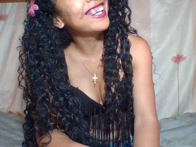 prettygirls11 live cam on BongaCams