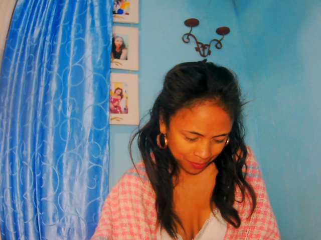prettygirls11 live cam on BongaCams