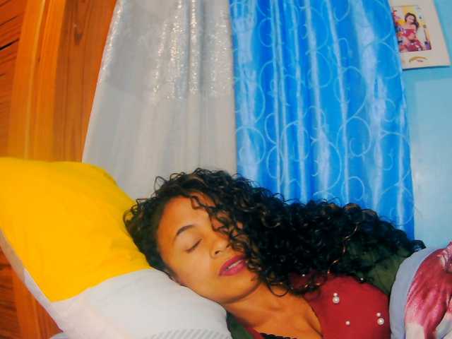 prettygirls11 live cam on BongaCams