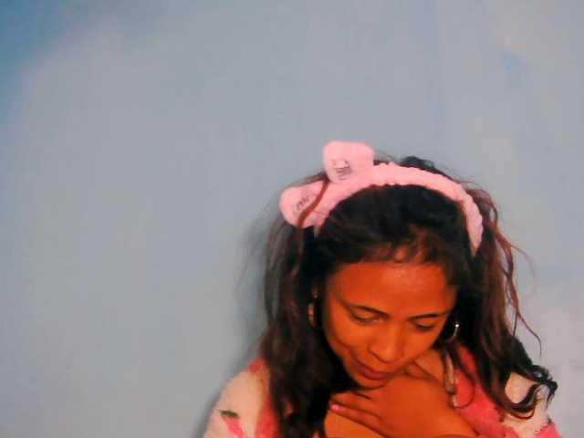 prettygirls11 live cam on BongaCams