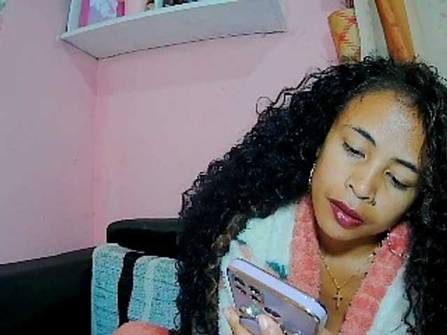 prettygirls11 live cam on BongaCams