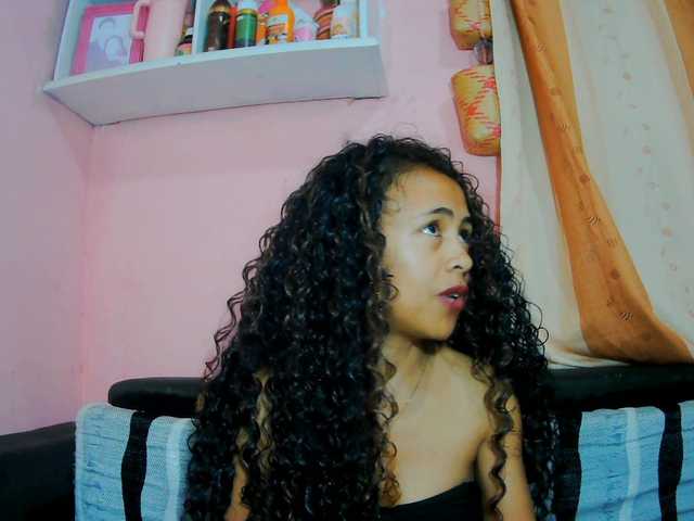 prettygirls11 live cam on BongaCams