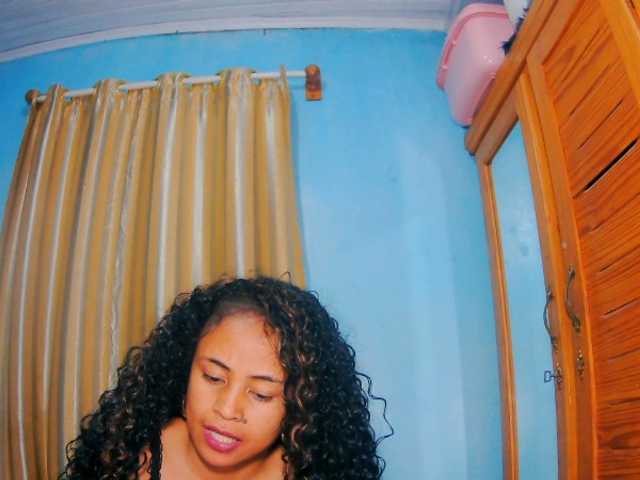 prettygirls11 live cam on BongaCams
